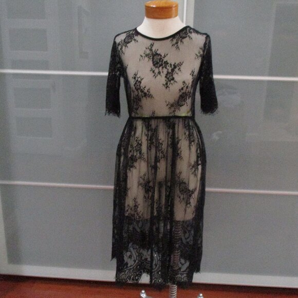 Dresses & Skirts - Floral Lace Sheer Open Back Midi Dress